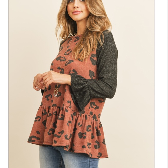 Beautiful New Rust Animal Print Peplum Top - Picture 4 of 5